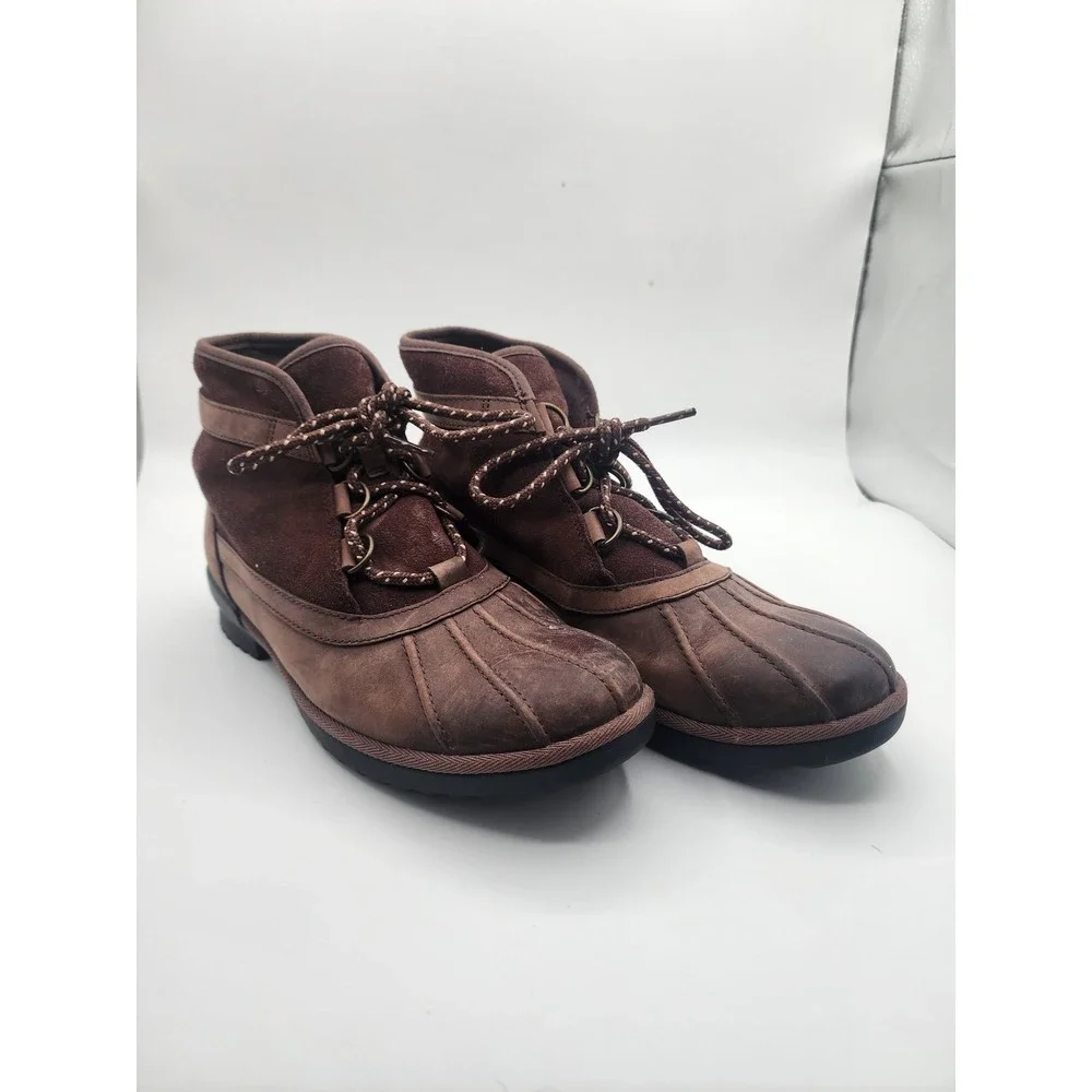 UGG Womens Greta sz 10 Ankle Duck Boots Brown‎ Leather Suede Lace Up outdoor
